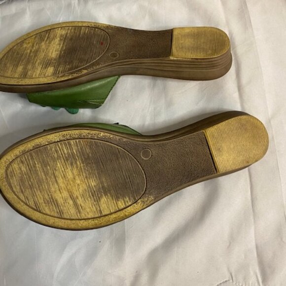 Mariella Made in Italy Flower women's leather Sandals in Green, size 8M - Picture 3 of 6